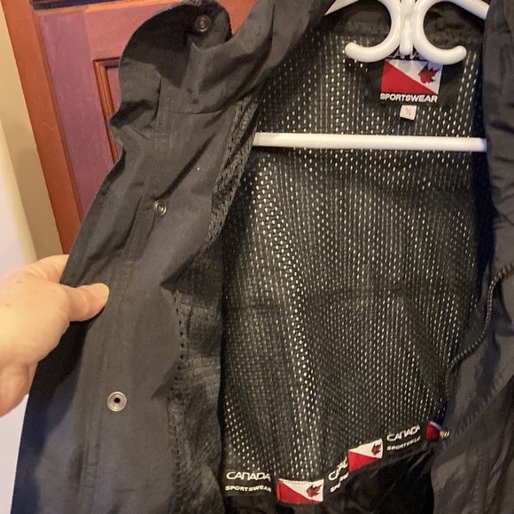 Canada Sportswear Men’s’ Black Jacket - Picture 2 of 6